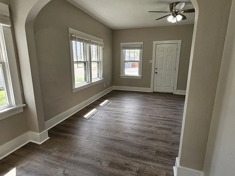 Huge Living/Dining room 20'6" x 15'6" looking toward entryway