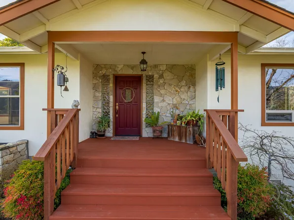 160 Wallace Ln, Grants Pass, OR 97527
