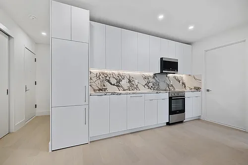 300 W 21st St #23 Photo 1