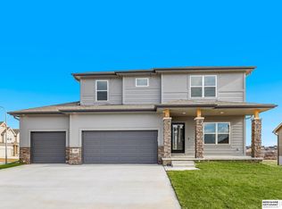 11007 104th Ave, Papillion, NE 68046