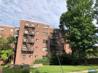 401 Park Pl APT 4B, Fort Lee, NJ