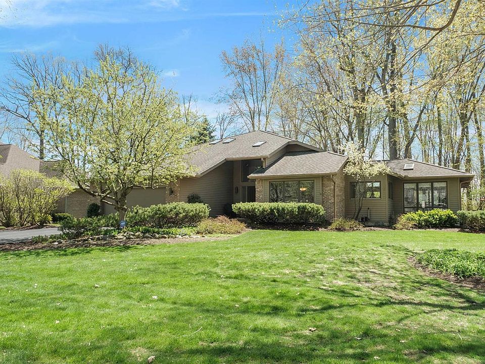 1st image of 4562 Cross Creek Dr