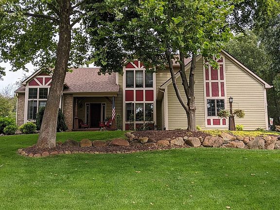 2nd image of 10570 Hickory Knoll Ct