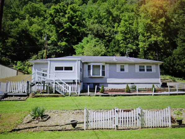 8017 Orangeburg Rd, Maysville, KY 41056
