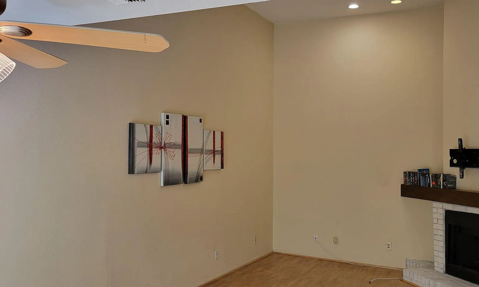 3 bed, 2.5 bath, 1220 sqft, $3,000 — Photo 3
