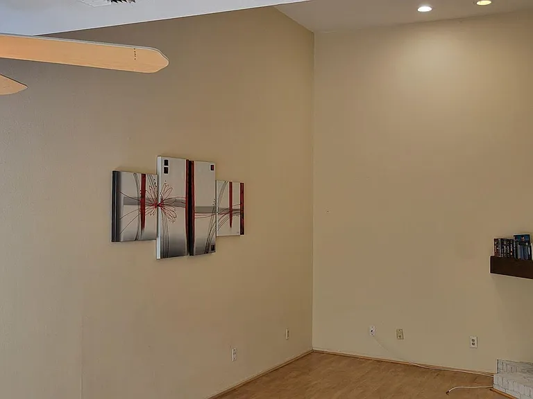 1028 S Marengo Ave #5 — Photo 3