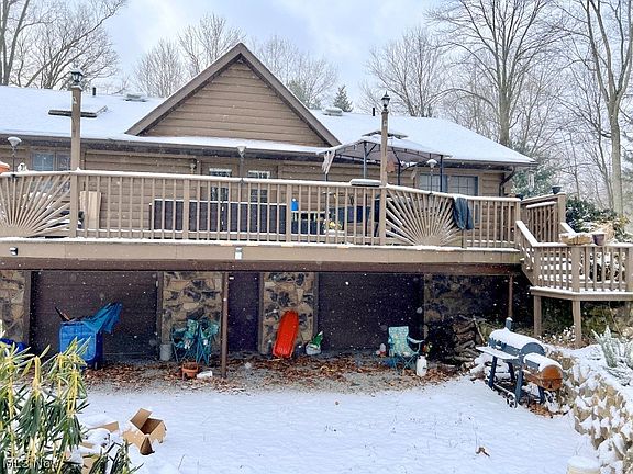 5th image of 42892 Woodvale Ln