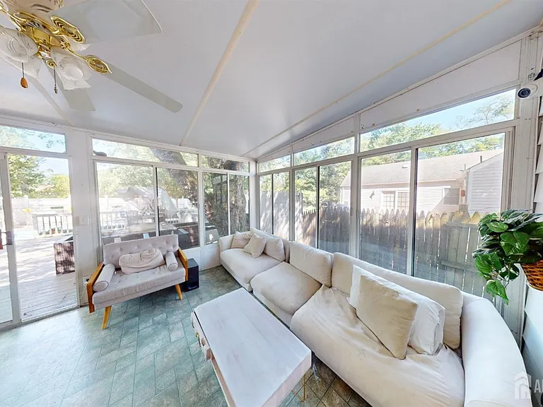 22 Wilson Ave — Photo 19