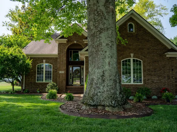 911 Cabernet Dr, Berea, KY 40403