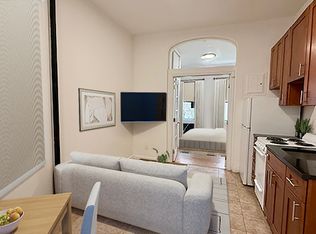 221 E 5th St APT 3, New York, NY 10003