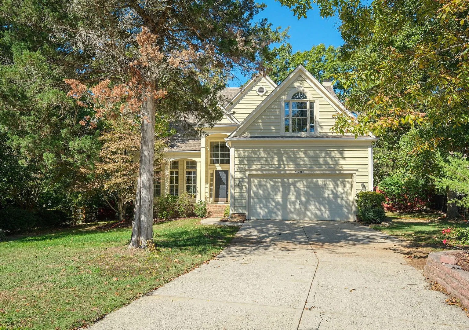 3 bedroom and 2.5 bath in Highland Creek — Photo 1