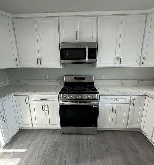 1145 S Holt Ave #8 — Photo 16