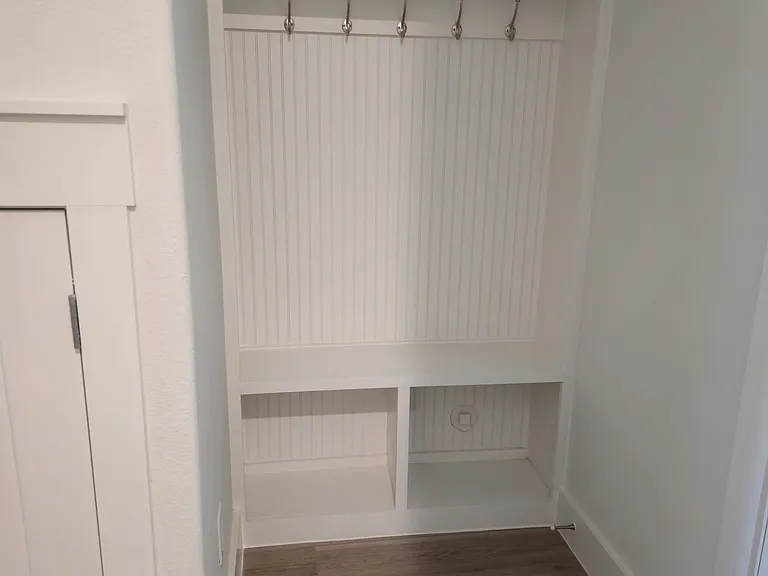 808 Meadowcrest Dr — Photo 5