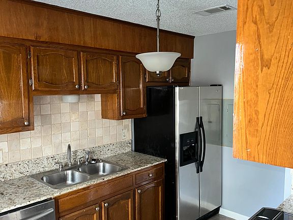 2nd image of 1113 Barrington Dr #B