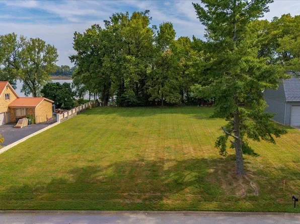 62 Powers Dr, Newburgh, IN 47630