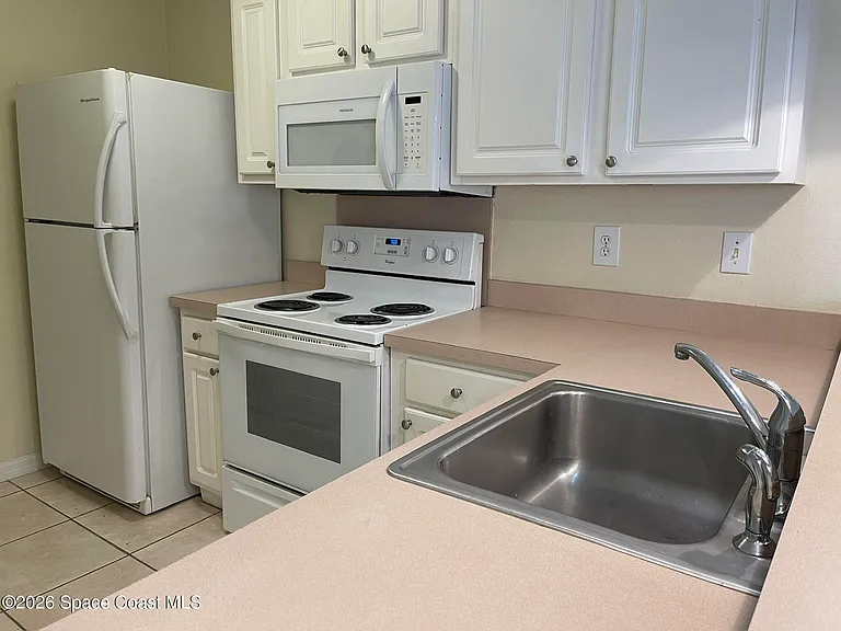 1495 Malibu Cir NE #102 — Photo 7