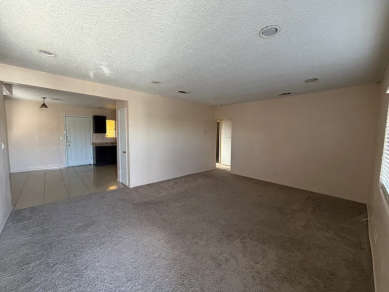 229 S Orange Ave #B — Photo 10