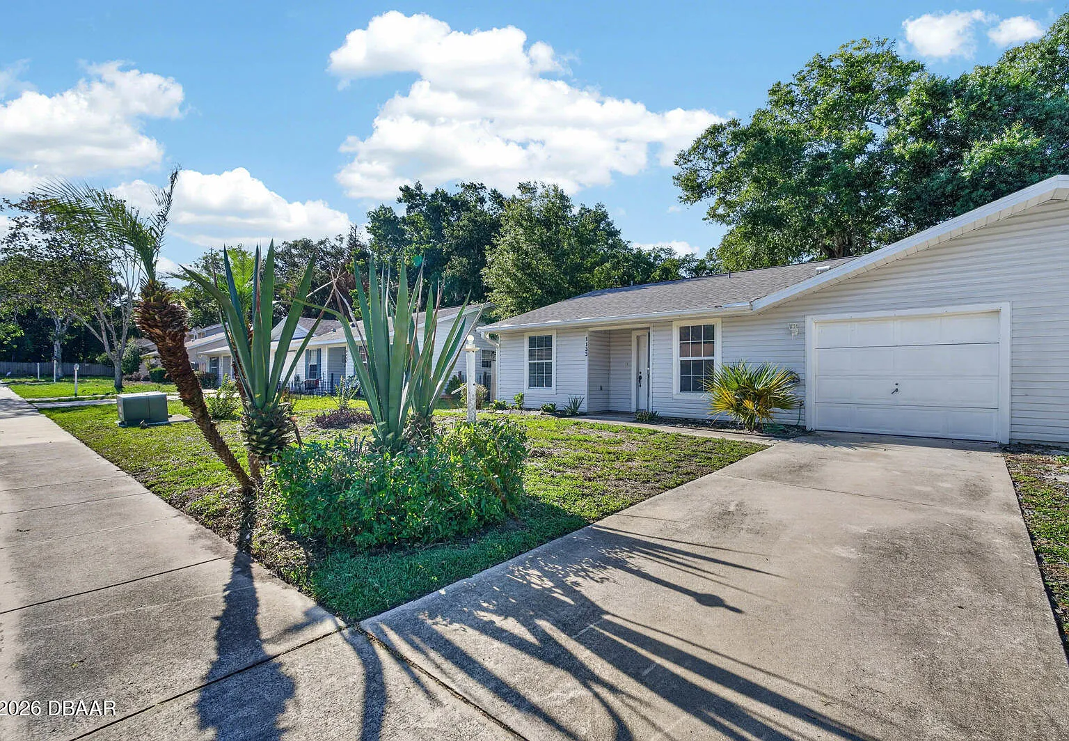 3 bed, 2.0 bath, 1133 sqft, $1,900 — Photo 3