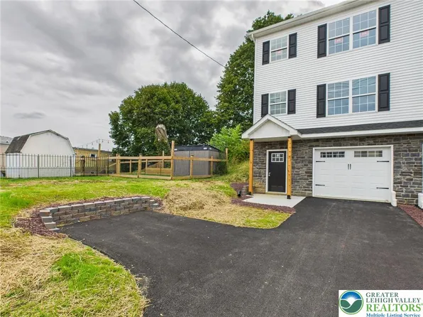 118 N 2nd St, Emmaus, PA 18049