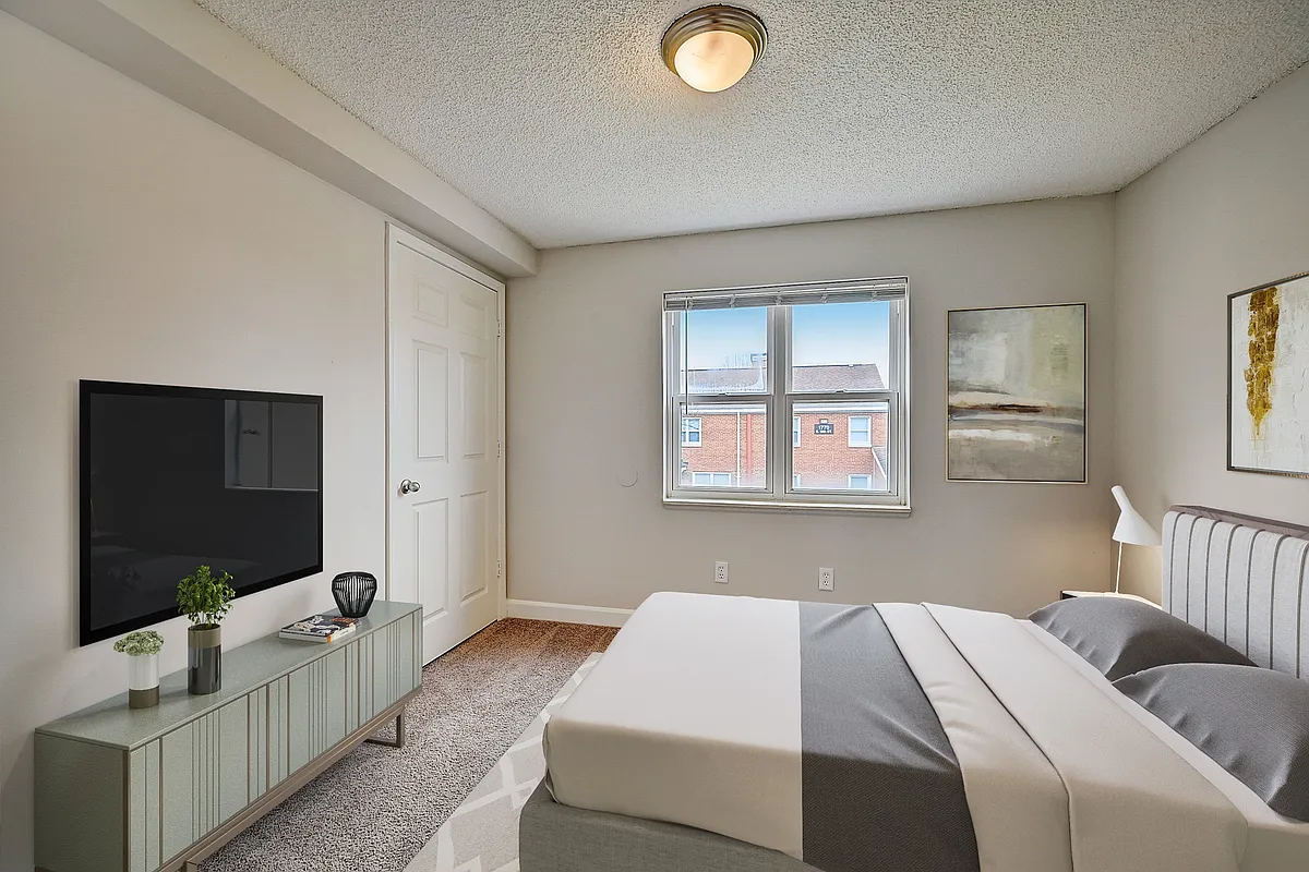 Recently Renovated Townhouse Style Apartments featuring New gray carpet, Neutral paint scheme, Premium hardwood-style flooring, Neutral paint scheme, Upgraded light fixtures, New cabinets, Matching stainless steel appliances, Washer/Dryer, Air conditionin - SkyView
