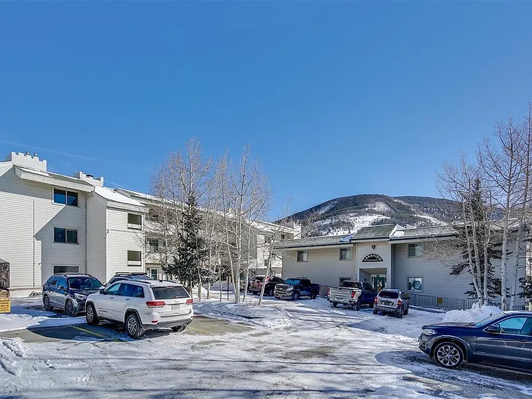 370 E La Bonte St #305 — Photo 14