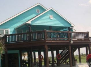 2711 Foster Dr, Crystal Beach, TX 77650