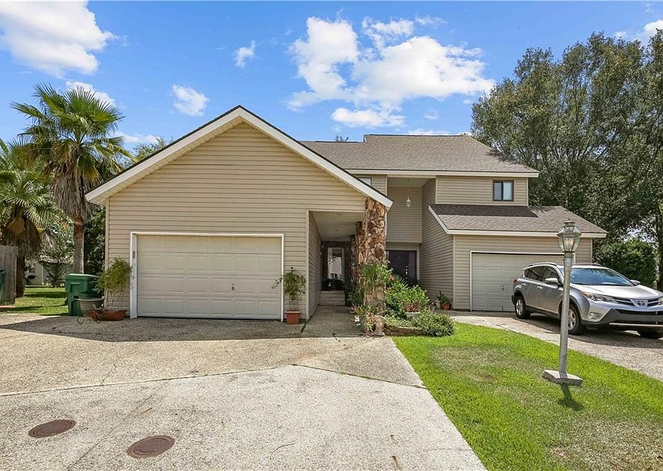 1st image of 13 Caribbean Ct Unit 13