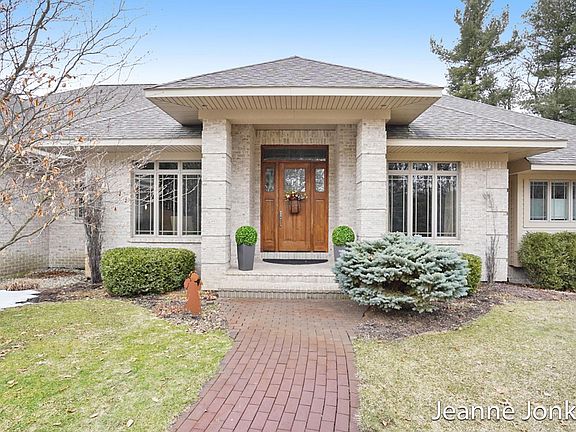 5th image of 3195 Mahogany Ct NE