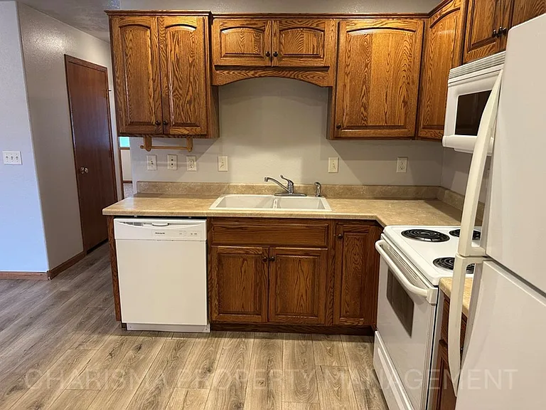 403 N 9th Ave — Photo 15