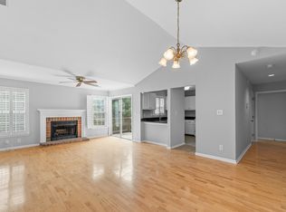 3224 Selwyn Farms Ln APT 8, Charlotte, NC 28209