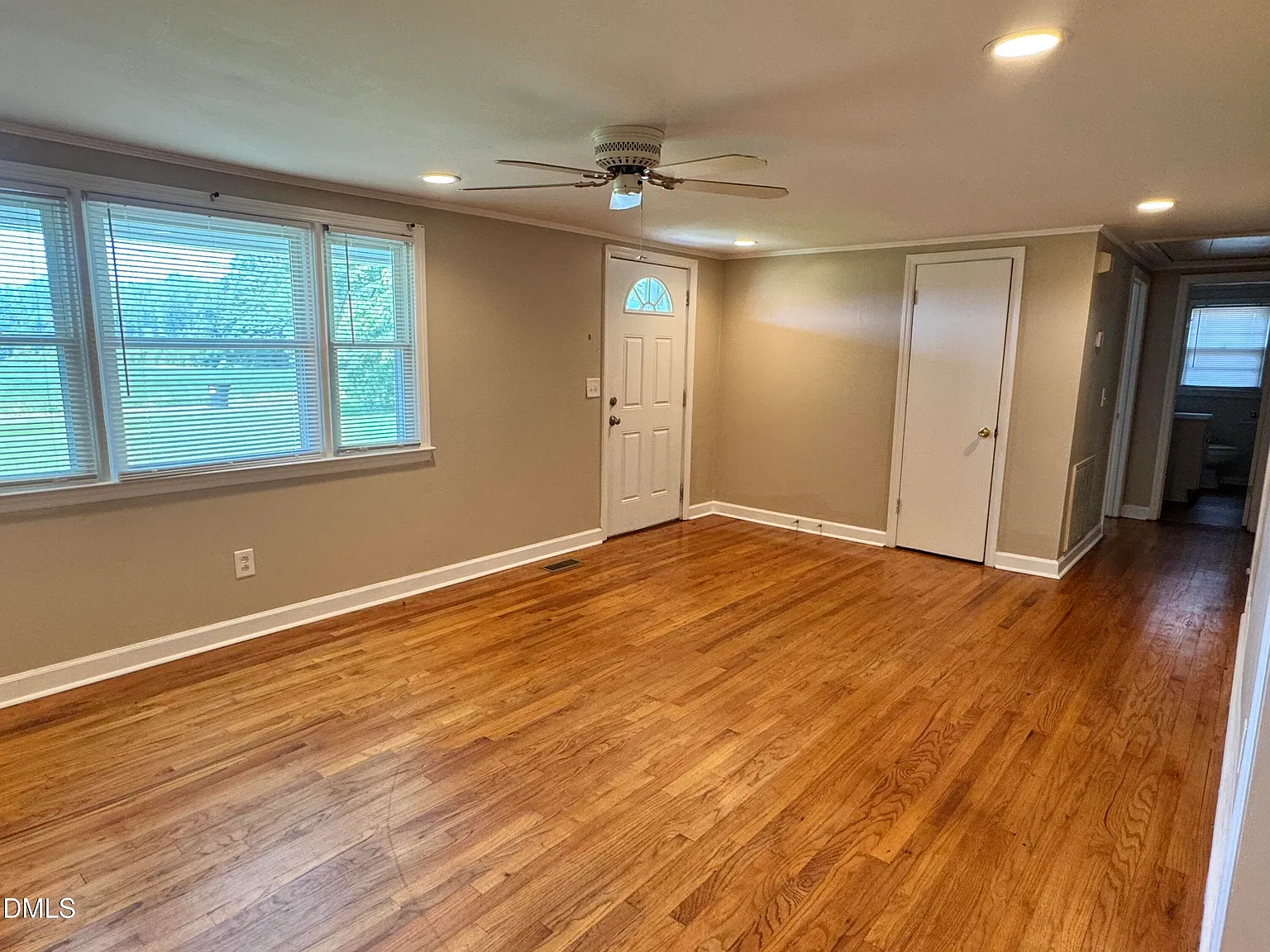 3 bed, 1.5 bath, $1,500 — Photo 4