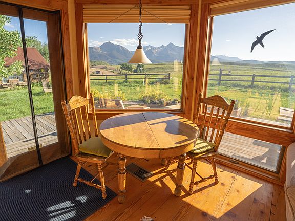 Breakfast Nook & Deck