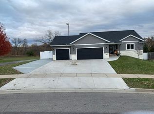 2613 Hulett Ave, Faribault, MN 55021