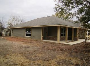 211 W Bullard St, Madisonville, TX 77864