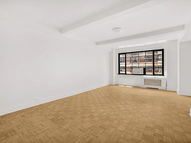 307 E 44th St #1108 — Photo 3