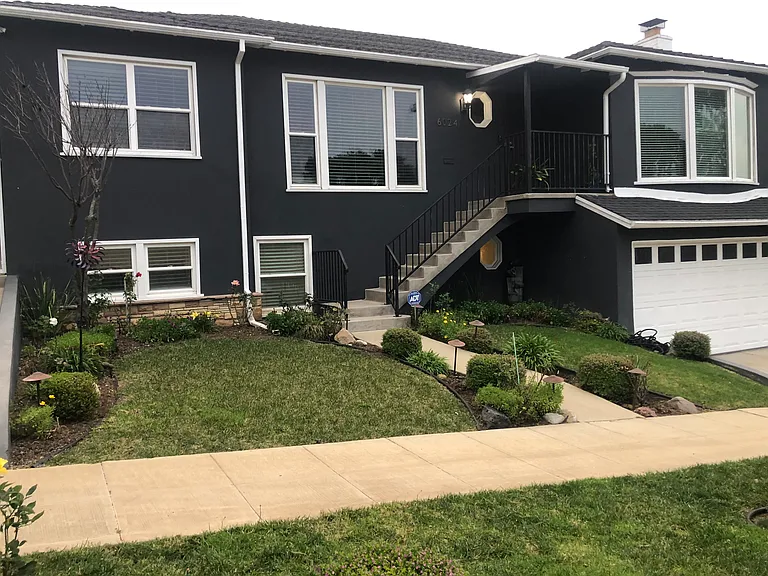 6024 S Mansfield Ave — Photo 1