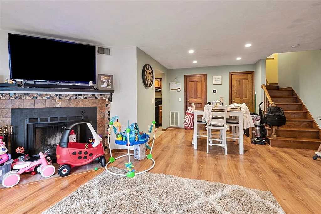 Building Photo - 156 Quincy Shore Dr #71