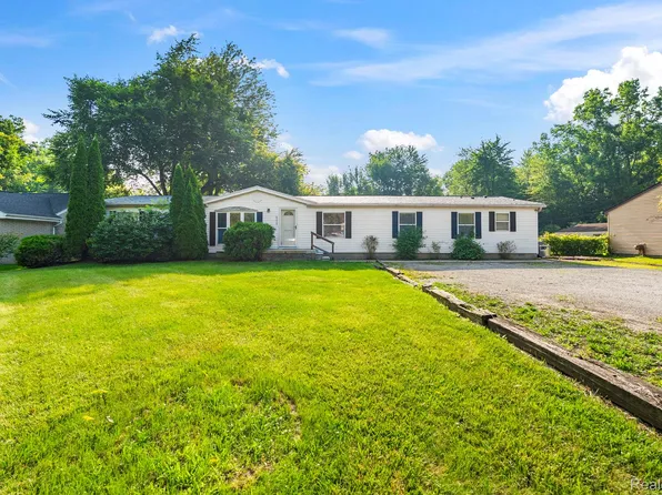 6315 Heyer St, Romulus, MI 48174