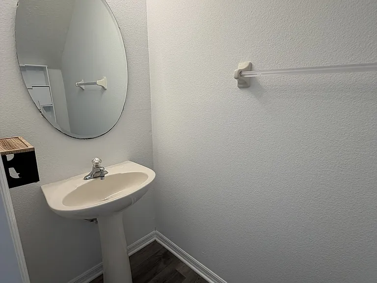701 Cresting Oak Cir — Photo 11