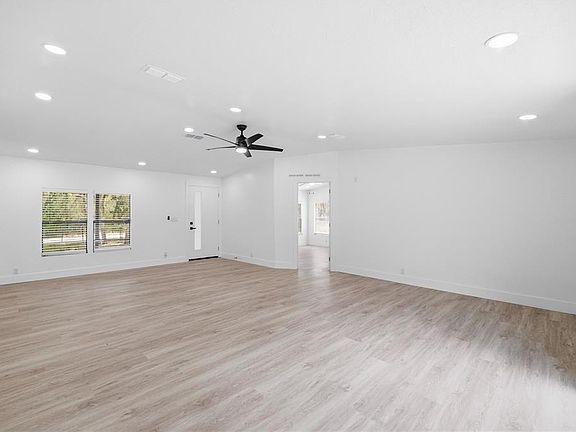 3rd image of 10711 Wabayo St