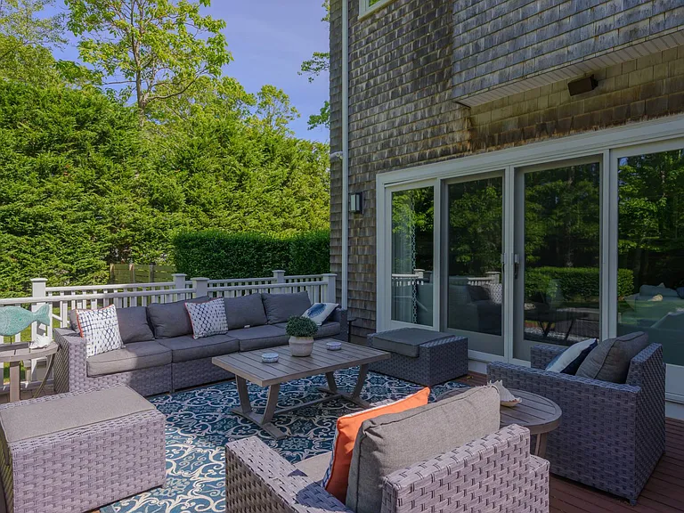 147 Warfield Way — Photo 22