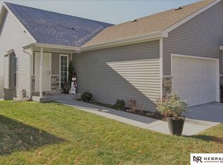 5209 Locust St, Lincoln, NE 68516