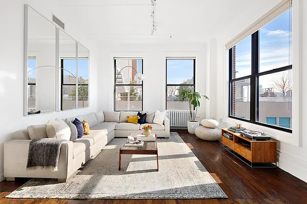 Sold by Compass | media 2