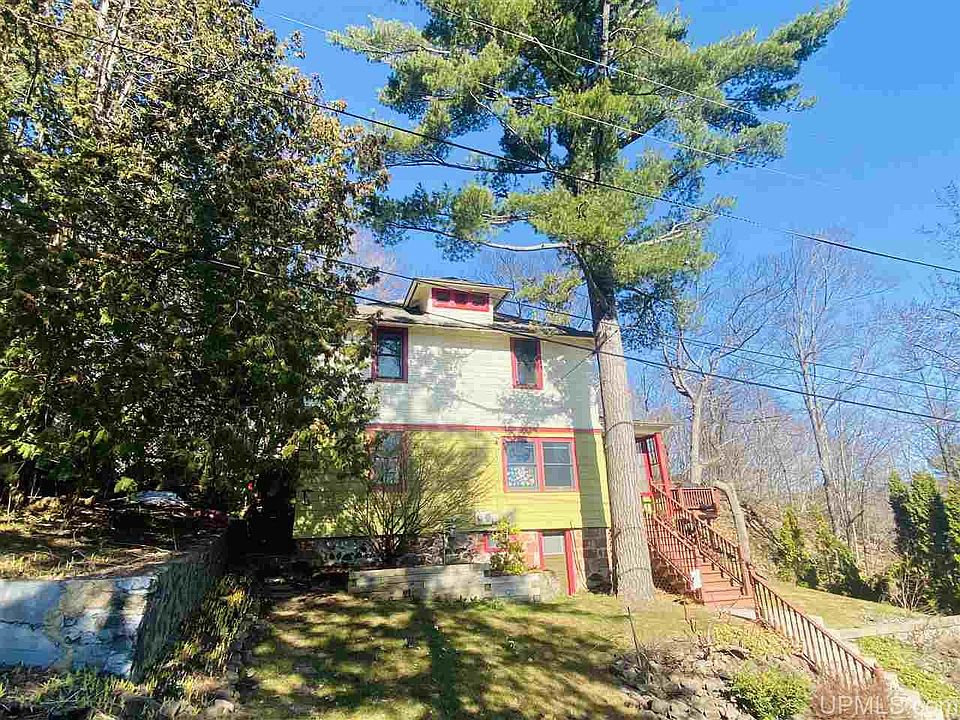 1st image of 400 Emerald St