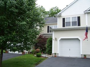 44 Osborne Gln, Poughquag, NY 12570