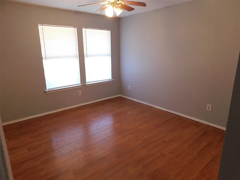 8232 Meadowbrook Dr — Photo 35