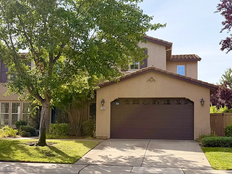 1143 Souza Way — Photo 32