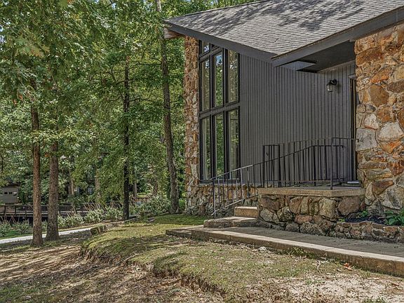 3rd image of 2917 Turtle Creek Cv