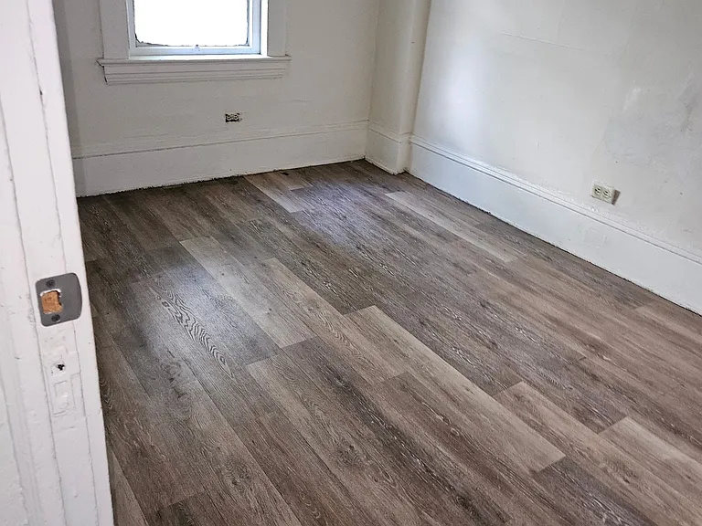 1245 E 89th St #1 — Photo 9