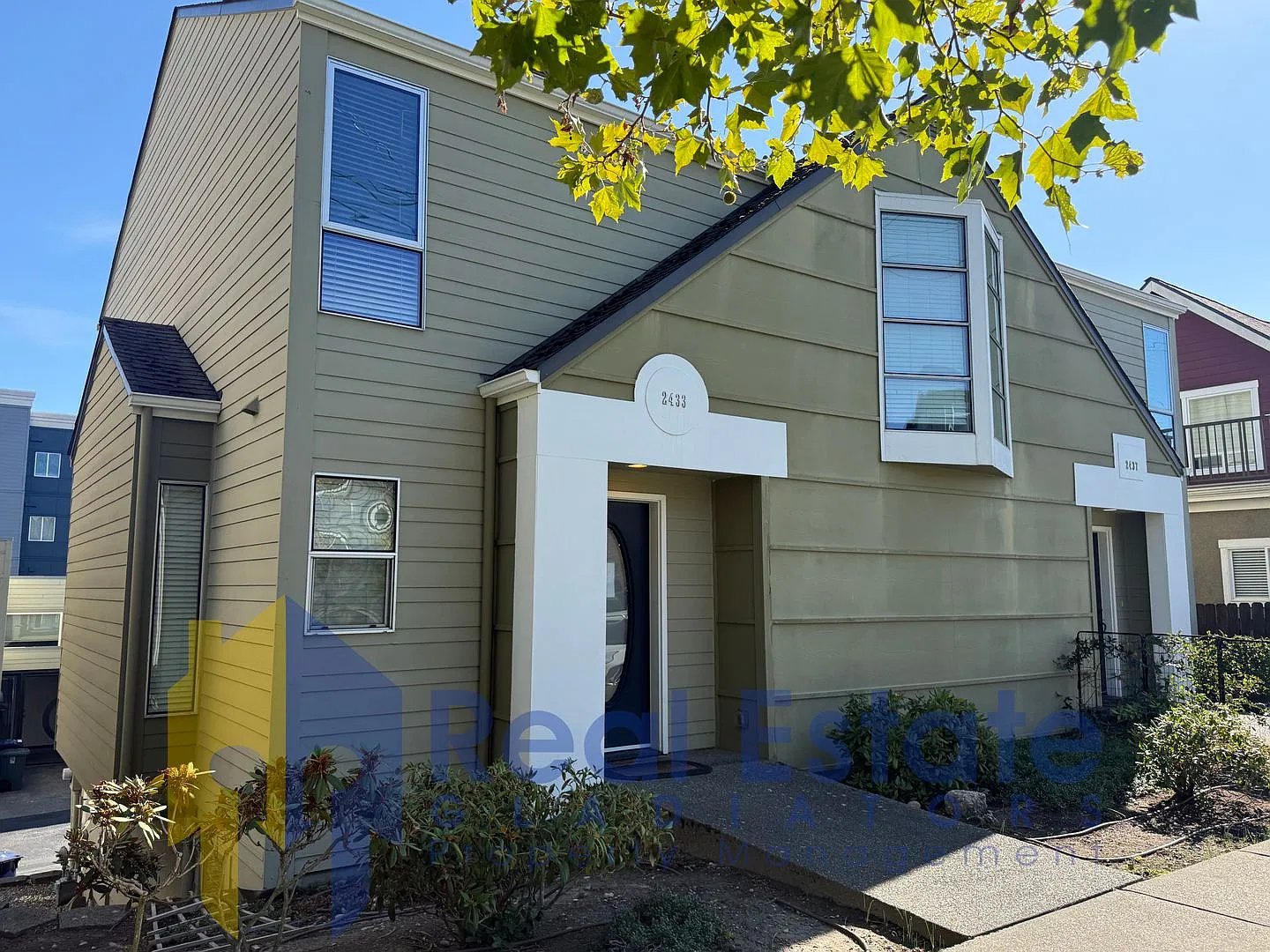 Picture-Perfect Townhome 2433 S I St, Tacoma, WA 98405 — Photo 2
